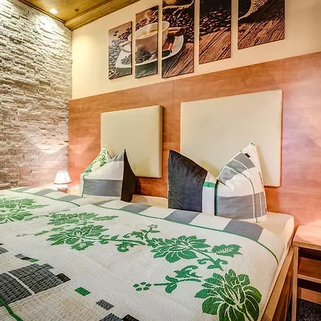 Πανσιόν Cafe Hoyer Und 3*