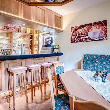 Guest house Cafe Hoyer Pension Und Appartements