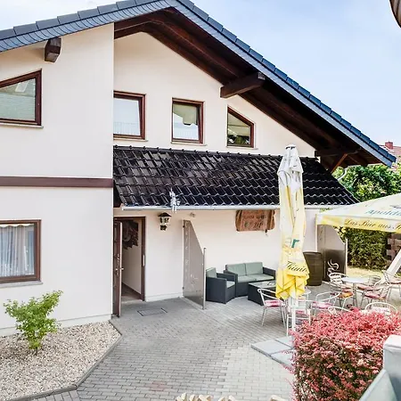 Cafe Hoyer Pension Und Appartements Guest house Roedigsdorf