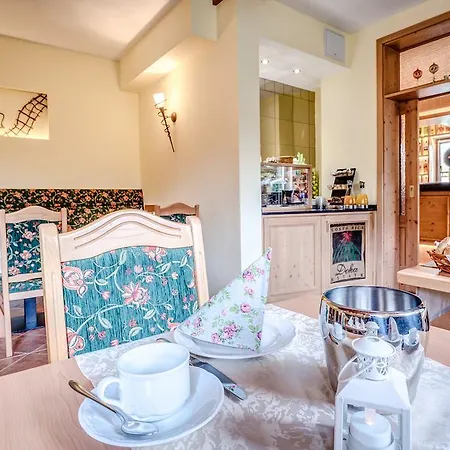 Πανσιόν Cafe Hoyer Und 3*