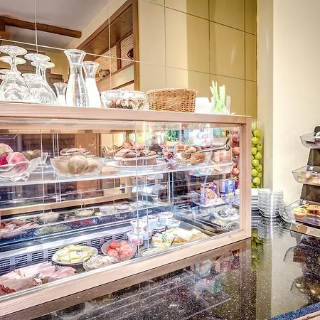 Cafe Hoyer Pension Und Appartements Guest house Roedigsdorf