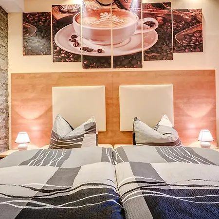 Cafe Hoyer Und Πανσιόν Rödigsdorf